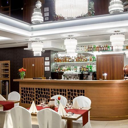 蜜儿姆敦穆恩酒店 奥帕图夫 外观 照片